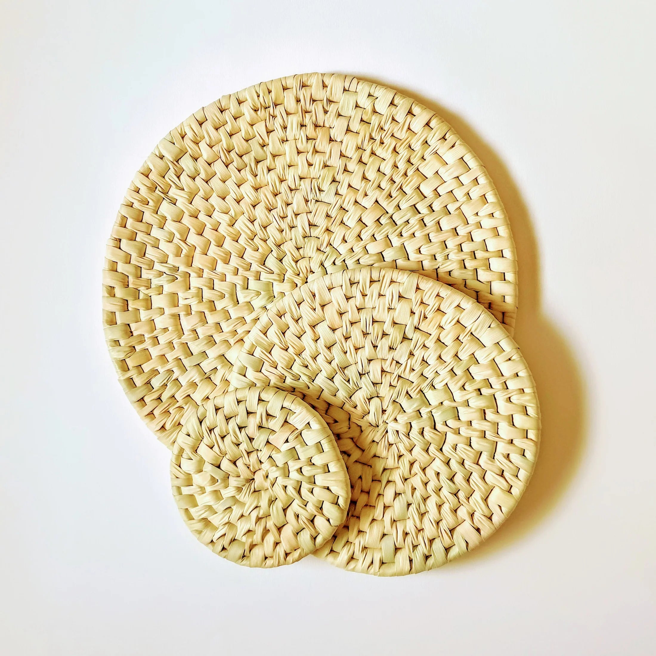 Halfa Staggered Round Heat Resistant Placemats | 15 cm